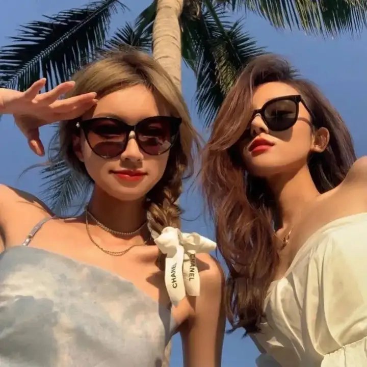 背后的她，眼前的我